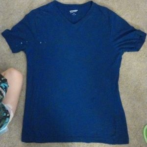 Medium Arizona jeans co. Vneck tshirt